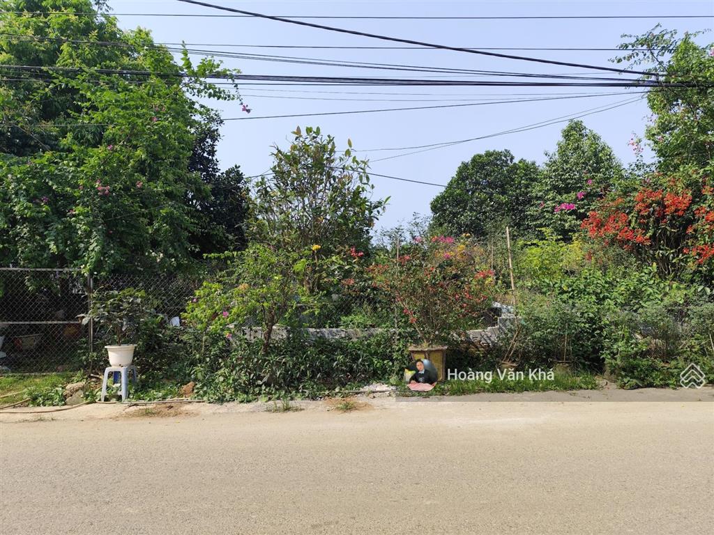Chính chủ em cần bán 90 m2 mặt trục chính ap phan kinh doanh tốt, giá hơn 2 tỷ