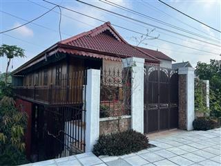 Bán nhà sàn view hồ sẵn ở giá chỉ hơn 2 tỷ nằm trên trục chính