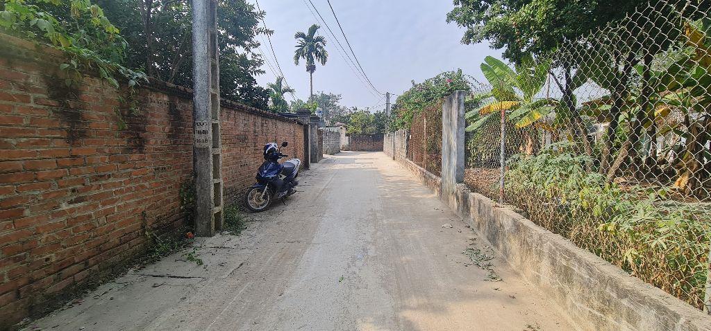 bán đất gần công nghệ cao Hòa Lạc 360 m2 đường 2 ô tô tránh nhau