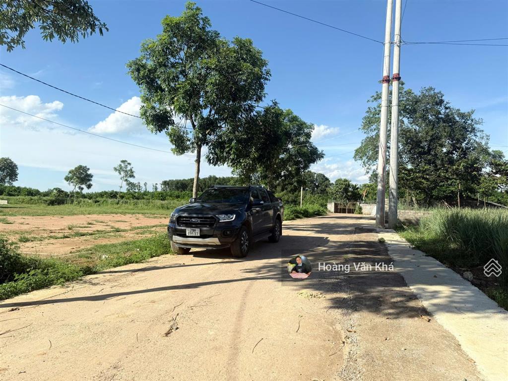 Đất thổ cư đường to giá chỉ hơn 10 triệu / 1m2 tại phú cát, hoà lạc