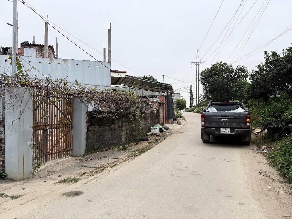 Bán Nhà và đất , lô góc , trục chính liên thôn giá chỉ 3 tỷ