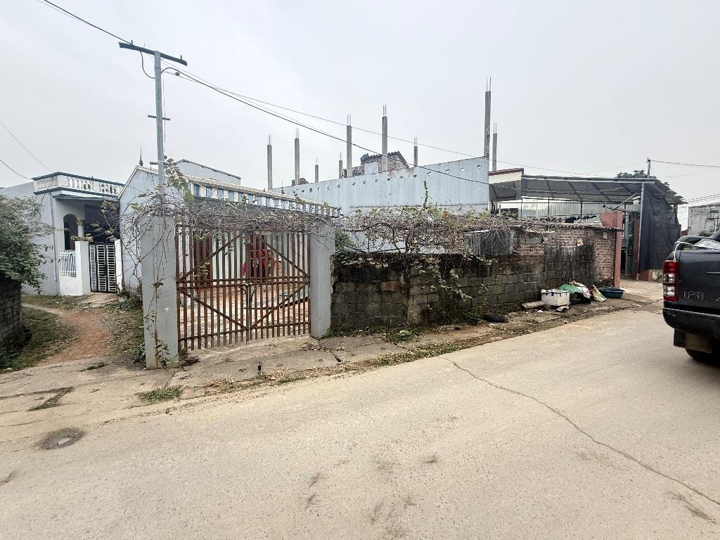 Bán Nhà và đất , lô góc , trục chính liên thôn giá chỉ 3 tỷ