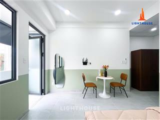 Căn hộ ban công có nội thất ngay đảo kim cương