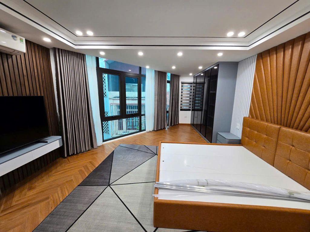 SIÊU PHẨM NHÀ PHỐ NGUYỄN VĂN CỪ LONG BIÊN - 2 MẶT THOÁNG – 7 TẦNG THANG MÁY Ô TÔ VÀO NHÀ - GIÁ CHỈ 13,55 TỶ TL!