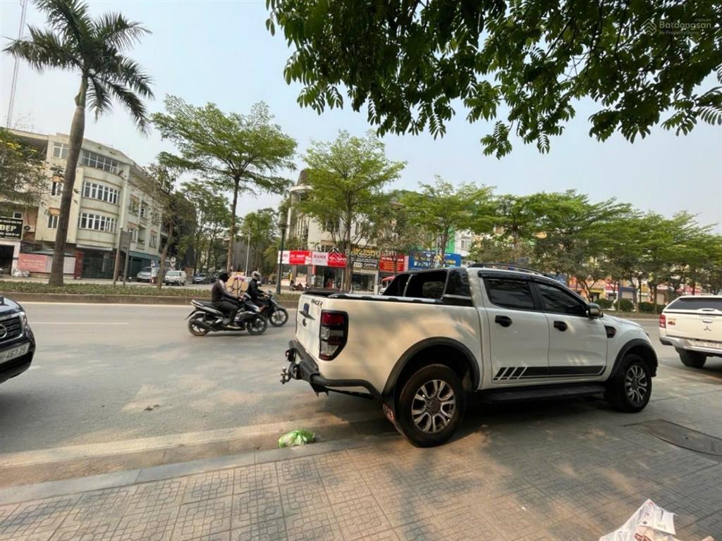 Cần bán gấp nhà mặt phố văn phú trục chính sát cột đồng hồ