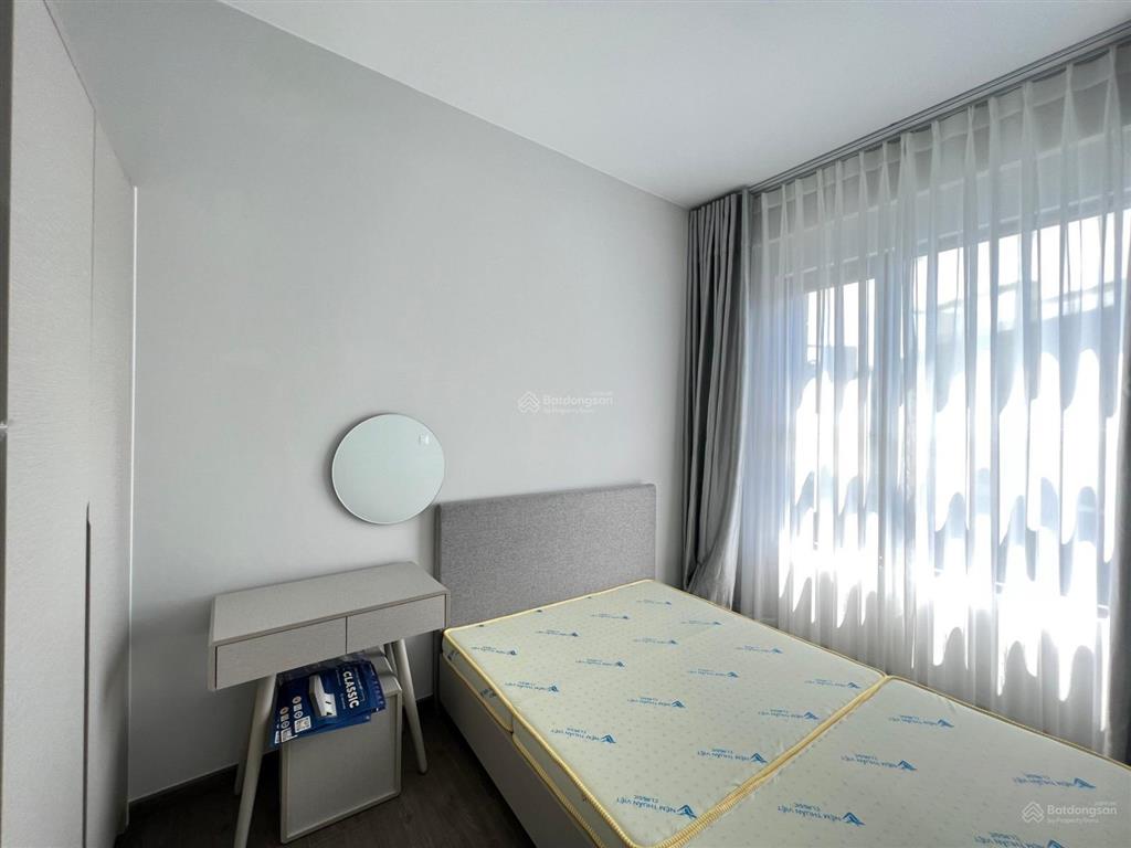 Cho thuê giá 9tr/th, căn góc 2n + 2vs 69m2 sẵn máy lạnh + máy giặt, giường tủ, chung cư westgate