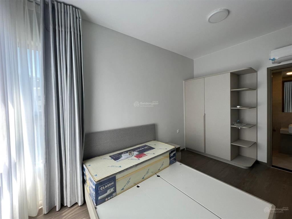 Cho thuê giá 9tr/th, căn góc 2n + 2vs 69m2 sẵn máy lạnh + máy giặt, giường tủ, chung cư westgate
