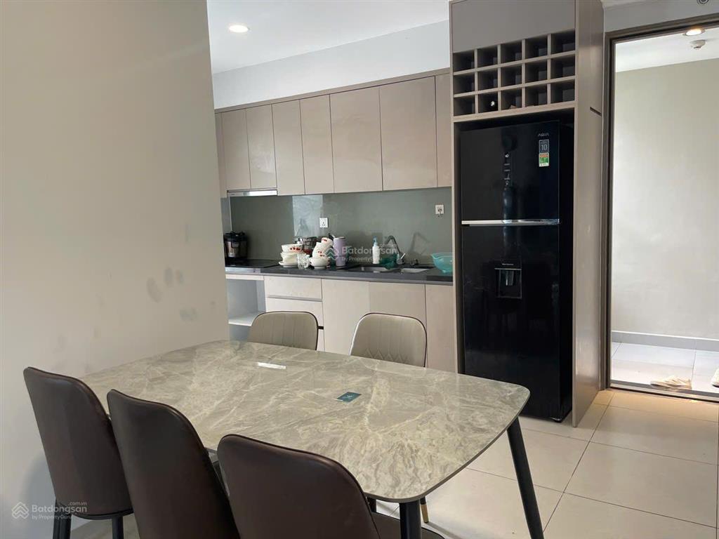 Bán gấp căn góc 2n+2vs 69m2 giá 3.25 tỷ, để lại toàn bộ nội thất như hình, view siêu phẩm block d