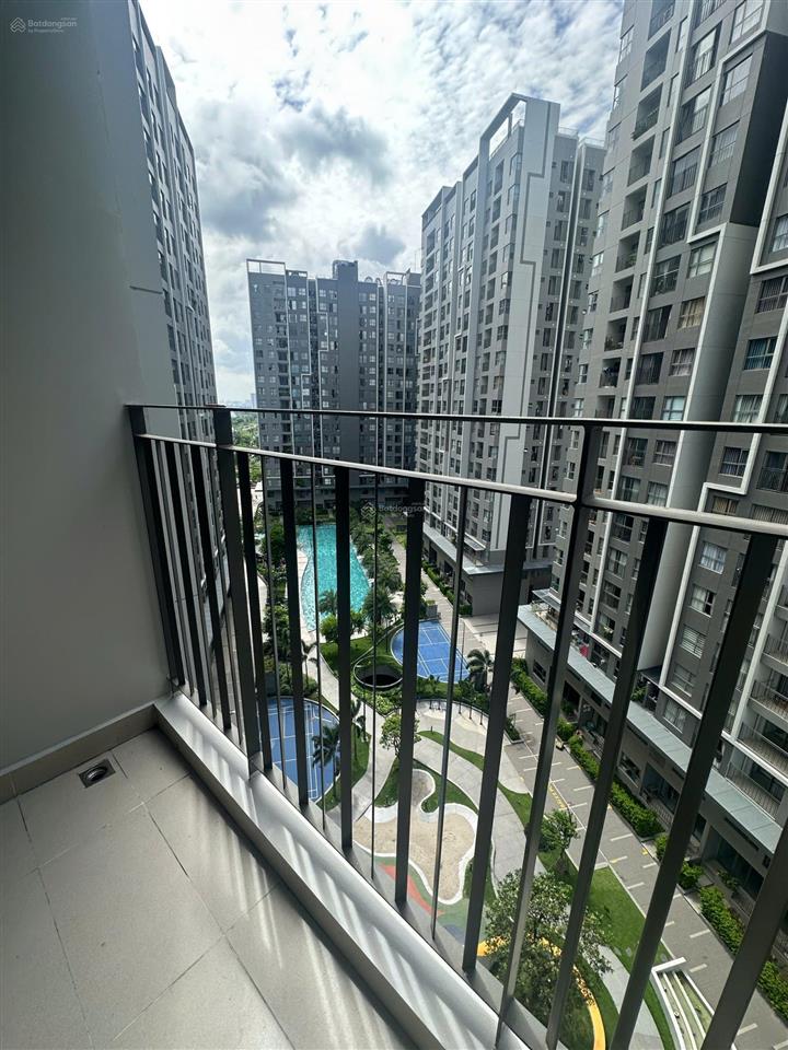 Bán gấp căn góc 2n+2vs 69m2 giá 3.25 tỷ, để lại toàn bộ nội thất như hình, view siêu phẩm block d