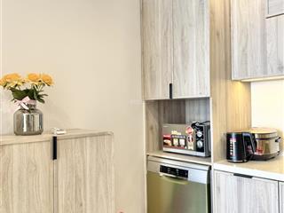 Chủ vừa làm lại nội thất mới đẹp, nên gửi thuê studio goldcoast giá 13tr/tháng.