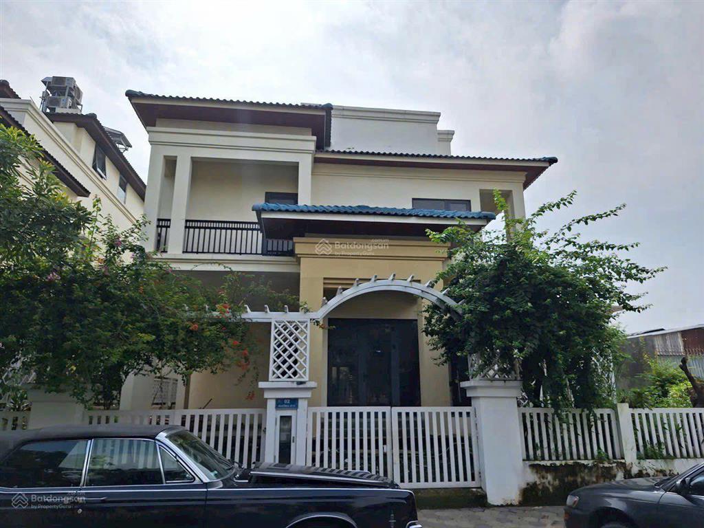 Bán biệt thự senturia vườn lài, q12, giáp gò vấp. khu vip,dt 15*20m, cn 300m, 2tầng đẹp, giá 25.9tỷ