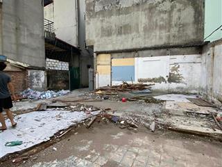 Gia đình chúng tôi cần bán đất số 28 dịch vọng, cầu giấy 110m, giá 208tr/m