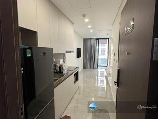 Chính chủ cho thuê căn studio 28m2  giá 9tr full đồ  sunshine green iconic  em long 0869 971 ***