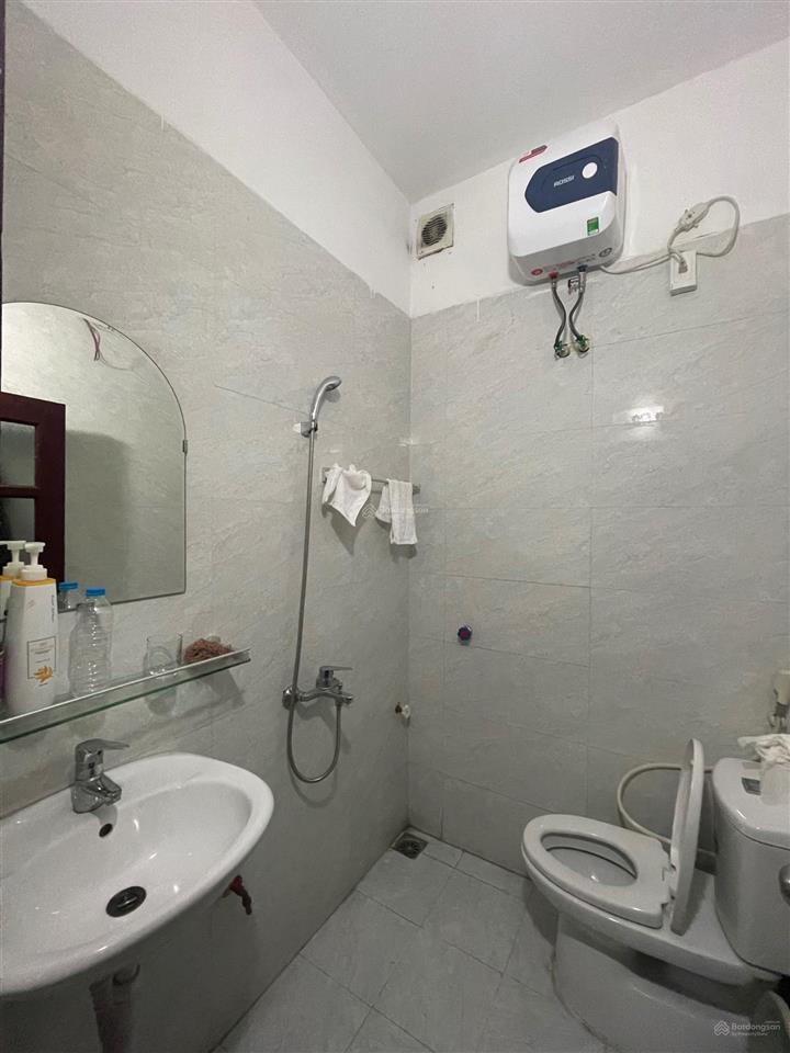 Chính chủ cho thuê phòng ccmn đủ nội thất giá 2,7tr/th tại 116 nguyễn văn cừ