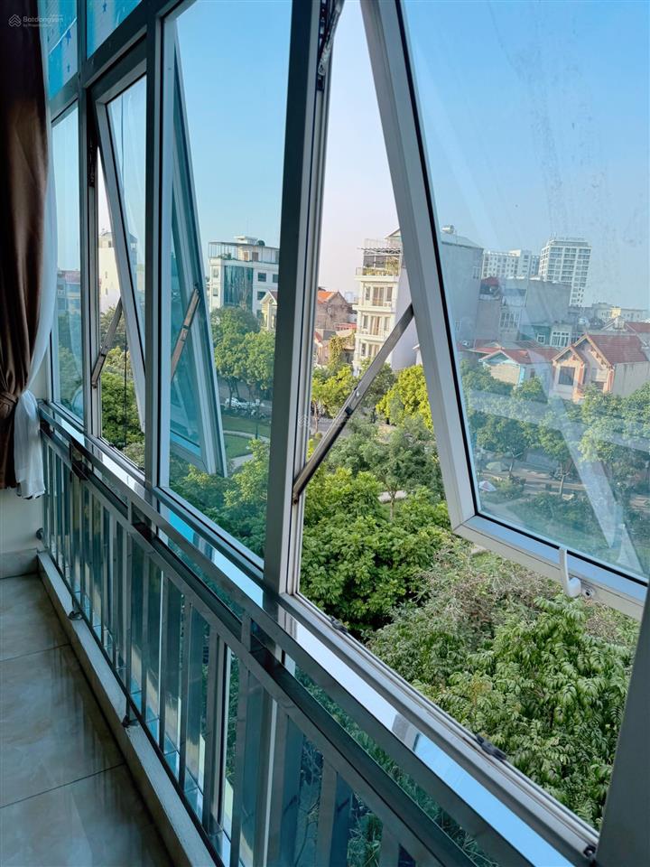 Phòng cho thuê rộng, thoáng, view đẹp đủ nội thất giá 4,2triệu/th tại phố trạm (gần aeon mall).