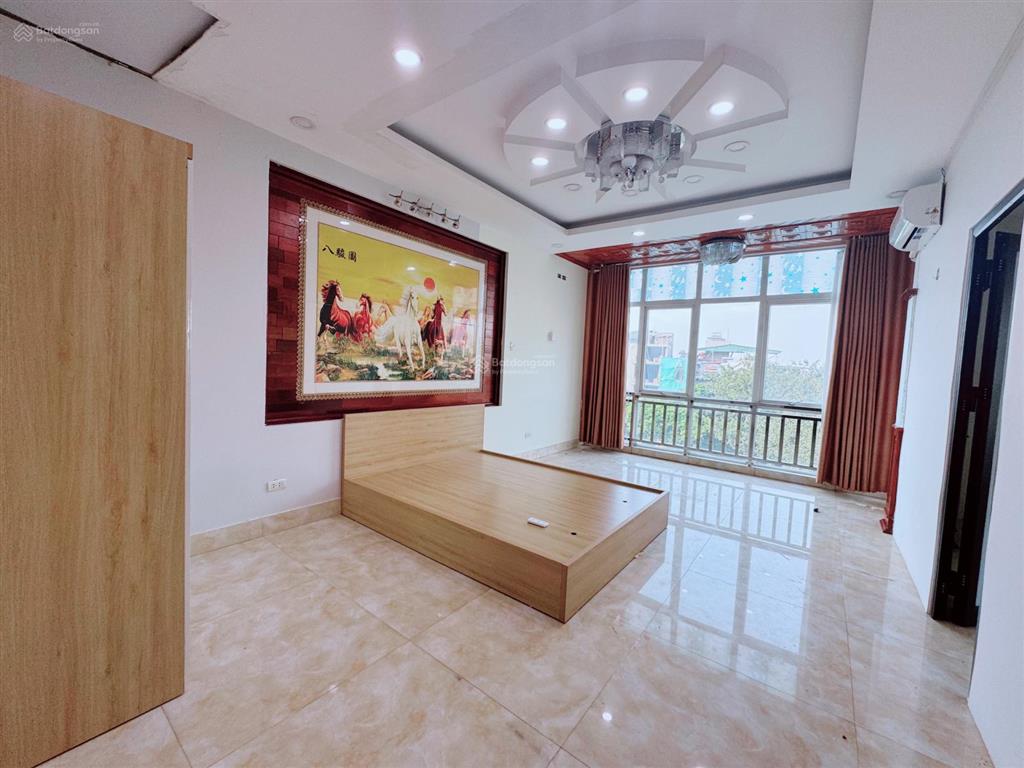 Phòng cho thuê rộng, thoáng, view đẹp đủ nội thất giá 4,2triệu/th tại phố trạm (gần aeon mall).