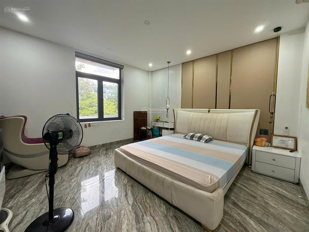 Bán căn góc đối diện công viên hà quang 2  căn đẹp dòng tiền tốt