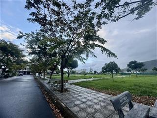 Bán lô góc đối diện công viên  sổ đỏ cá nhân sang tên ngay