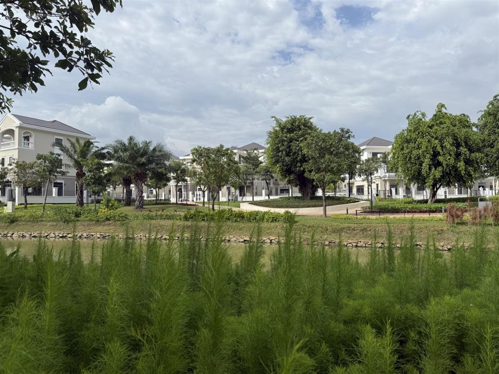 Duy nhất căn btsl elite 2. dt 10x20m giá 11,9 tỷ bao phí sang tên.  0931 832 *** em hùng aqua