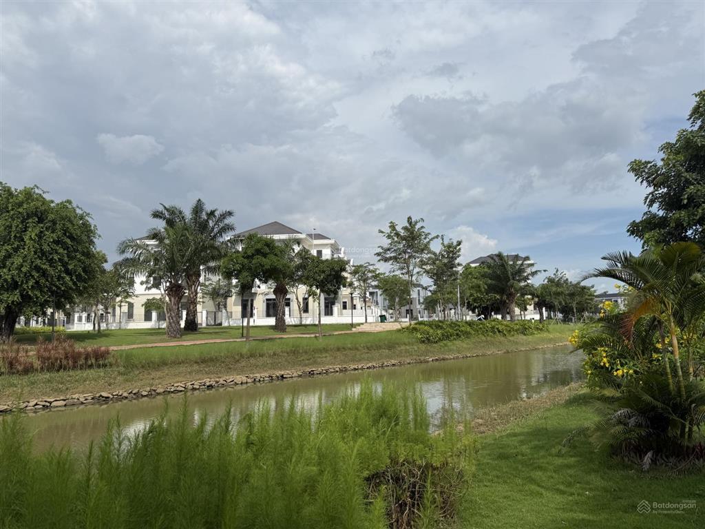 Duy nhất căn btsl elite 2. dt 10x20m giá 11,9 tỷ bao phí sang tên.  0931 832 *** em hùng aqua