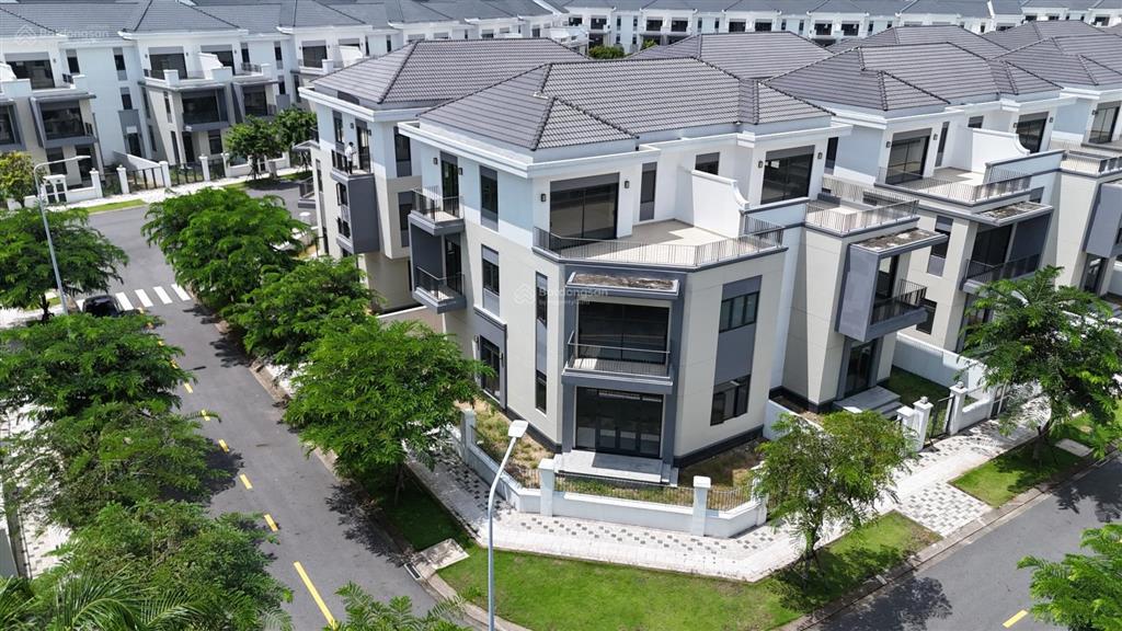 Btsl 200m2 view công viên giá 11.8 tỷ tt hơn 5 tỷ cam kết về giá và rổ hàng luôn cập nhật mới