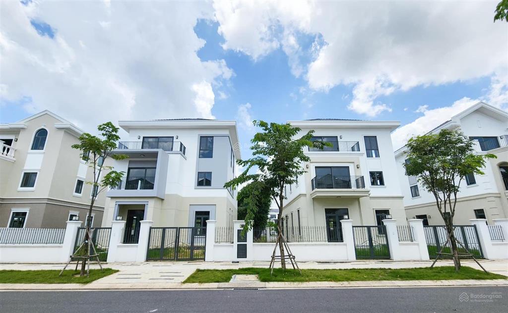 Btsl 200m2 view công viên giá 11.8 tỷ tt hơn 5 tỷ cam kết về giá và rổ hàng luôn cập nhật mới