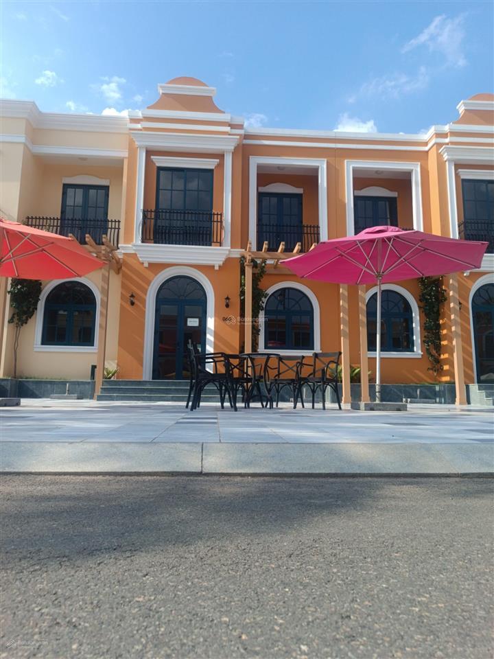 Căn nhà phố 6x20 full nội thất giá chỉ 3,85 tỷ  0931 832 ***