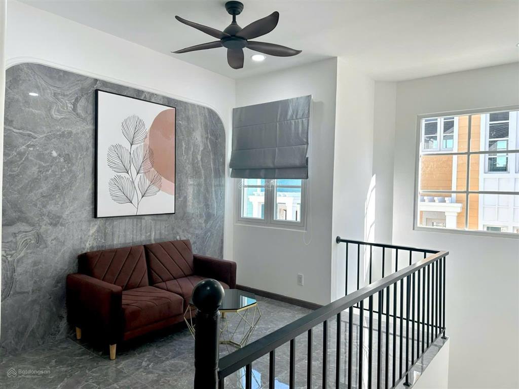 Căn nhà phố 6x20 full nội thất giá chỉ 3,85 tỷ  0931 832 ***