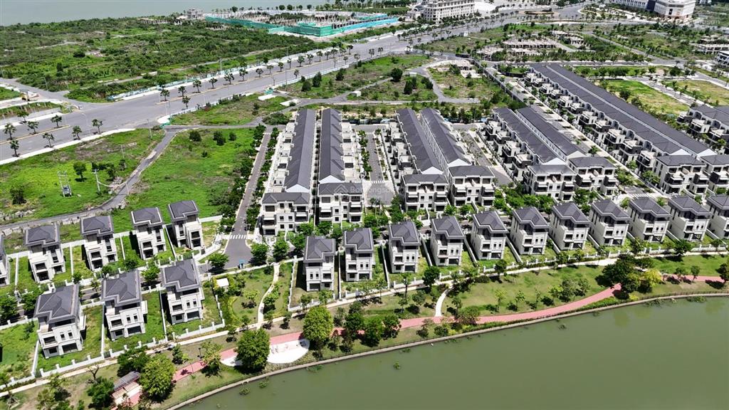 Bán căn btdl 15x25m view sông đẹp dự án nhà sẵn công chứng sang tên ngay, giá 31,2 tỷ
