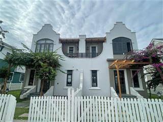 Bán nhanh căn btsl 10x20 giá chỉ 5,3 tỷ full vat và 5% ra sổ  0931 832 ***