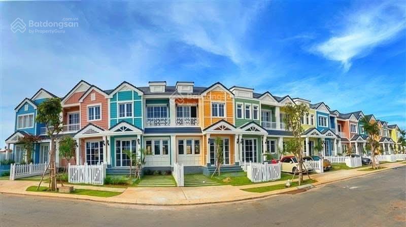 Bán nhanh căn btsl 10x20m giá chỉ 4,79 tỷ full vat và 5% ra sổ  0931 832 ***