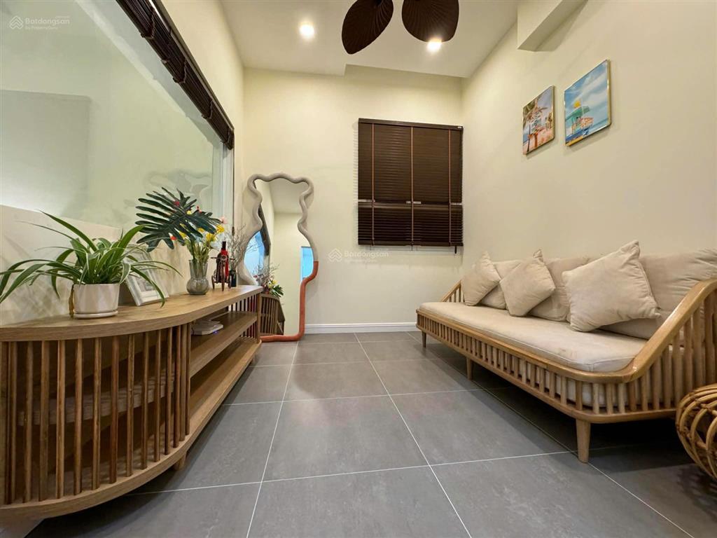 Chuyển nhượng nhà phố full nội thất 3pn chính diện công viên giá 3.9 tỷ bao thuế phí 0966 765 ***