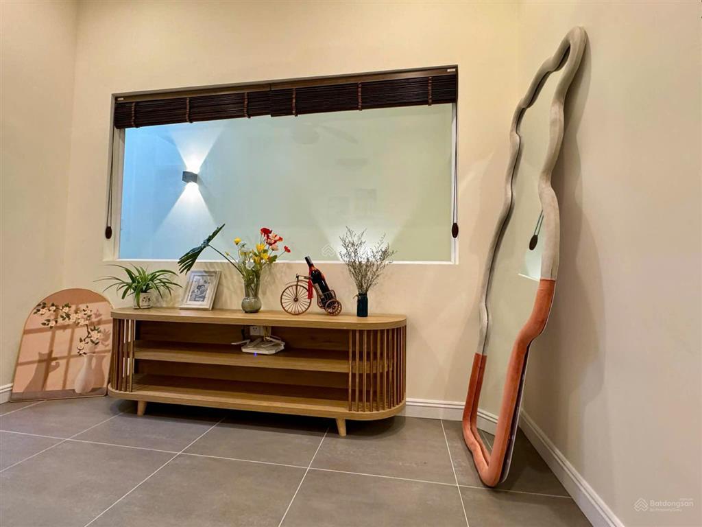 Chuyển nhượng nhà phố full nội thất 3pn chính diện công viên giá 3.9 tỷ bao thuế phí 0966 765 ***