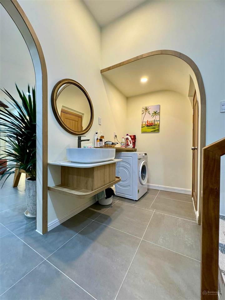 Chuyển nhượng nhà phố full nội thất 3pn chính diện công viên giá 3.9 tỷ bao thuế phí 0966 765 ***