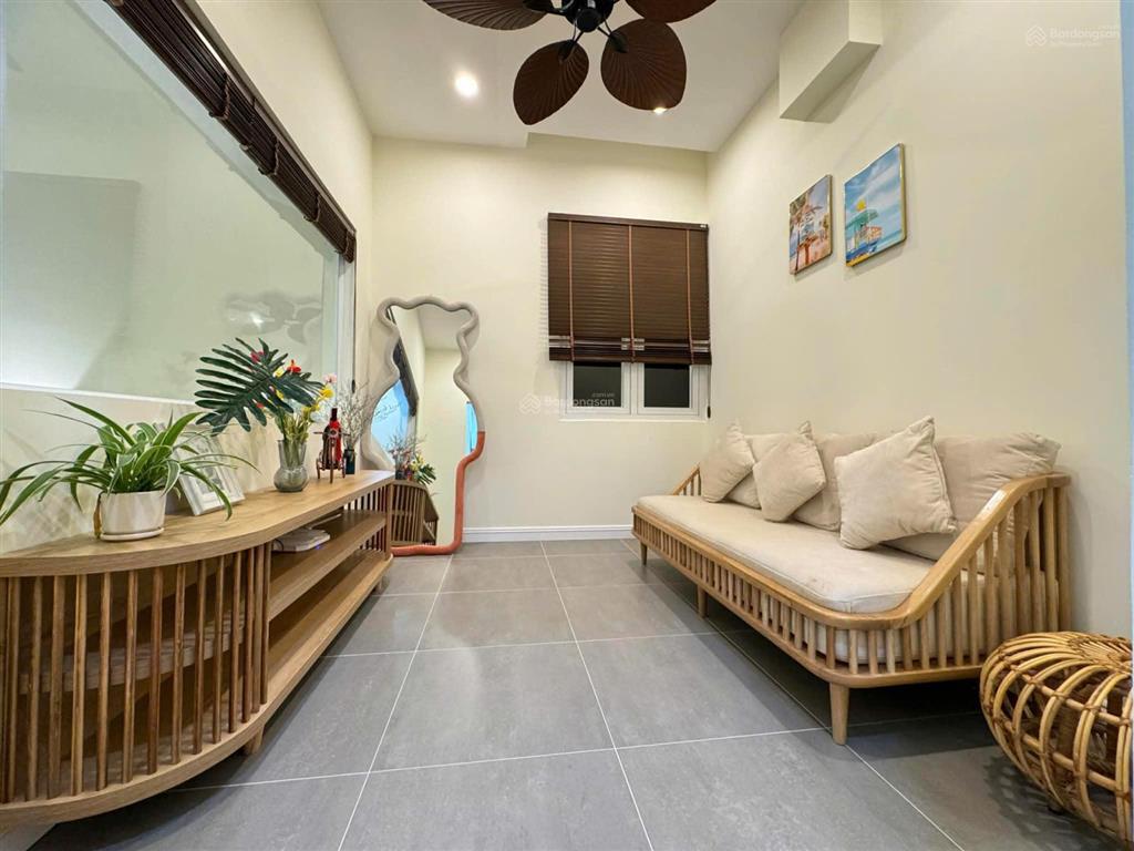 Chuyển nhượng nhà phố full nội thất 3pn chính diện công viên giá 3.9 tỷ bao thuế phí 0966 765 ***