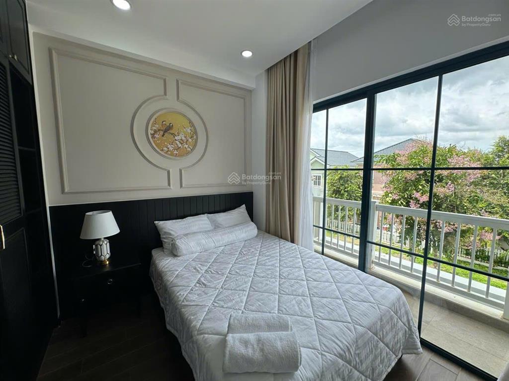 Hàng hiếm khu 7 biệt thự 200m chính diện hồ bơi full nội thất cao cấp giá chỉ 6.6 tỷ bao thuế phí