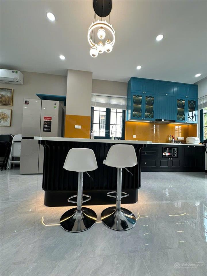 Hàng hiếm khu 7 biệt thự 200m chính diện hồ bơi full nội thất cao cấp giá chỉ 6.6 tỷ bao thuế phí