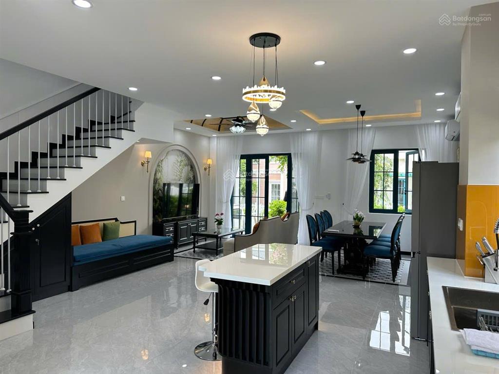 Hàng hiếm khu 7 biệt thự 200m chính diện hồ bơi full nội thất cao cấp giá chỉ 6.6 tỷ bao thuế phí