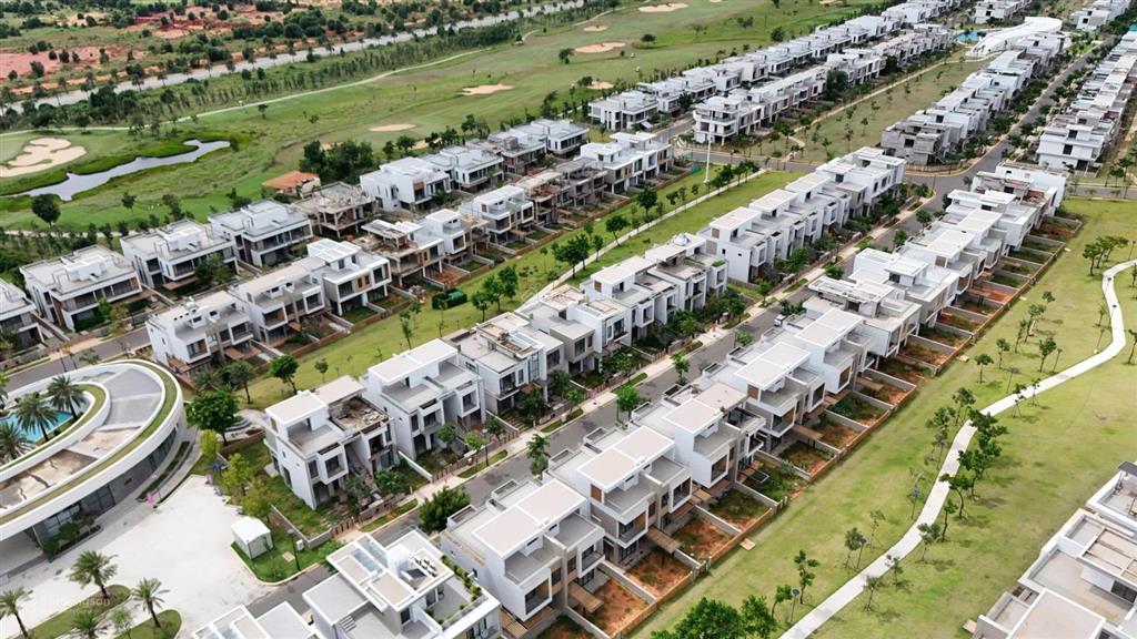 Kẹt vốn cuối năm  biệt thự golf 200m2 cắt lỗ 4 tỷ bao thuế phí. gốc gđ đầu novaworld phan thiết