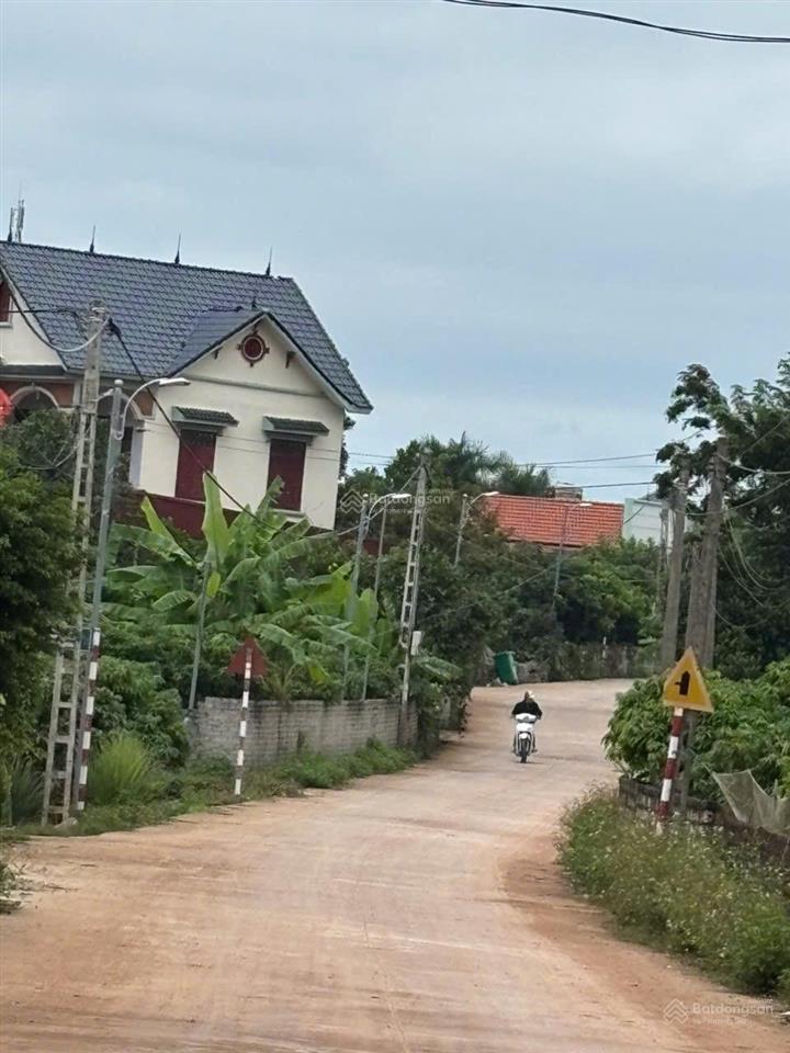 600tr, nhỉnh dt 230m2 mt 5,5m, đường ô tô tránh,  e để sở hữu ngay gần hồ du lịch