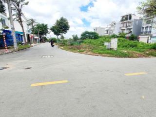 Bán lô đất góc 2mt đường 15m và 9m, cách nguyễn duy trinh 100m, phú hữu, thủ đức