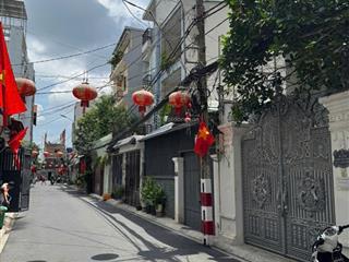 Khu nhà ga t3  hoàng hoa thám/ dt 7x20m / 4 tầng mới kiên cố / gía bán 23.5 tỷ thương lượng
