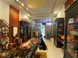 Hiếm ! bán nhà đẹp 1 trệt 1 lầu vĩnh hải nha trang ra biển chỉ 350m gần chợ