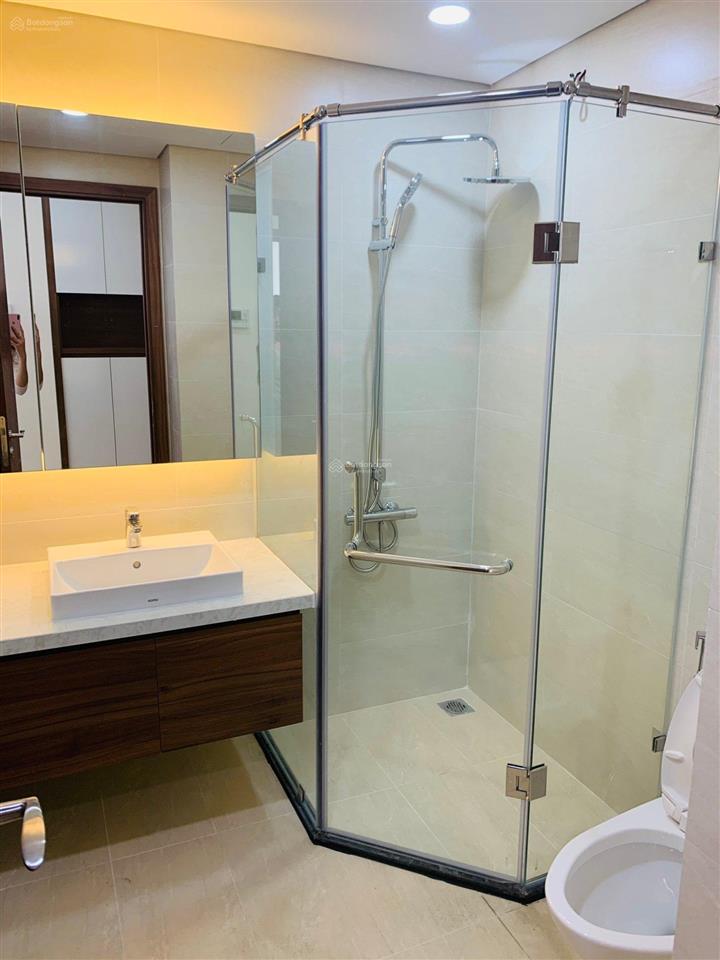 Chính chủ gửi bán căn 07 golden park 116m2 căn góc thông thủy 3 ngủ, 2 wc đồ mới 100% xem nhà 24/7