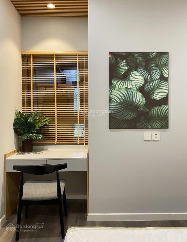 Chủ cần bán căn hoa hậu 2 ngủ 2wc vinhomes metropolis tầng trung view hồ siêu đẹp