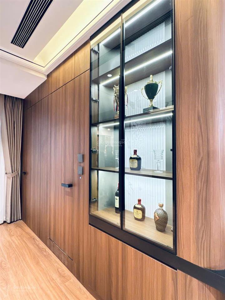 Chủ nhà thiện chí cần bán căn hộ vinhomes metropolis 110m2 3 ngủ 2wc căn góc view hồ hướng mát