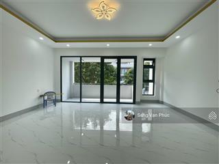 Văn phòng 35m2 vạn phúc city, ban công, thang máy, máy lạnh, wc riêng, hầm xe. giá chỉ 6 triệu