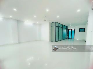 Tầng trệt 7x20m vạn phúc. sàn trống, có máy lạnh, hầm xe, vách ngăn, lối đi riêng. giá 17tr/th