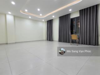 Cho thuê văn phòng 55m2 vạn phúc city, ban công, thang máy, máy lạnh, wc riêng, hầm xe. giá 8 triệu