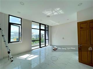 Tầng 2, dt 5x17m vạn phúc, ngăn 2 phòng, thang máy, máy lạnh, wc riêng, ban công. giá tốt 7 tr/th